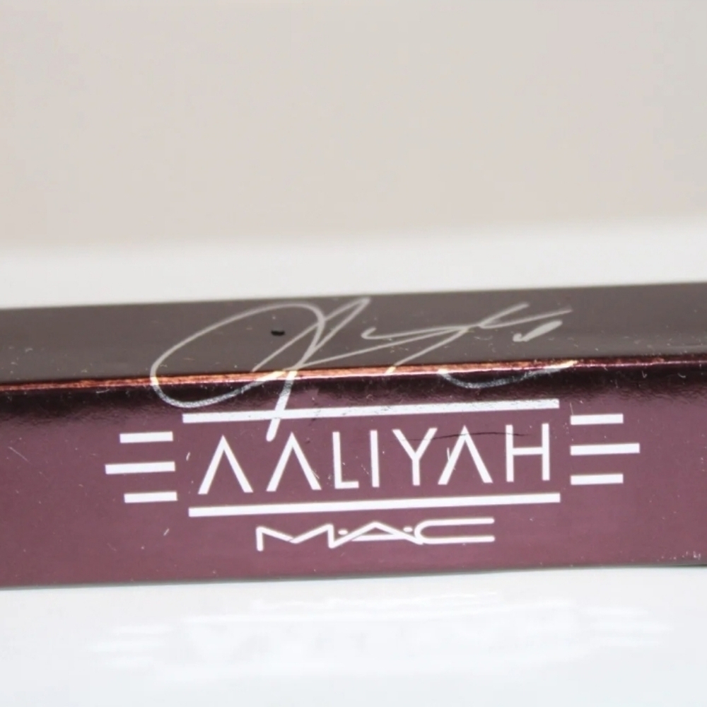 🤎▪️MAC▪️ Aaliyah Amplified Creme Lipstick Try Again .10oz/3g MFG: 2018/10 - Picture 4 of 6
